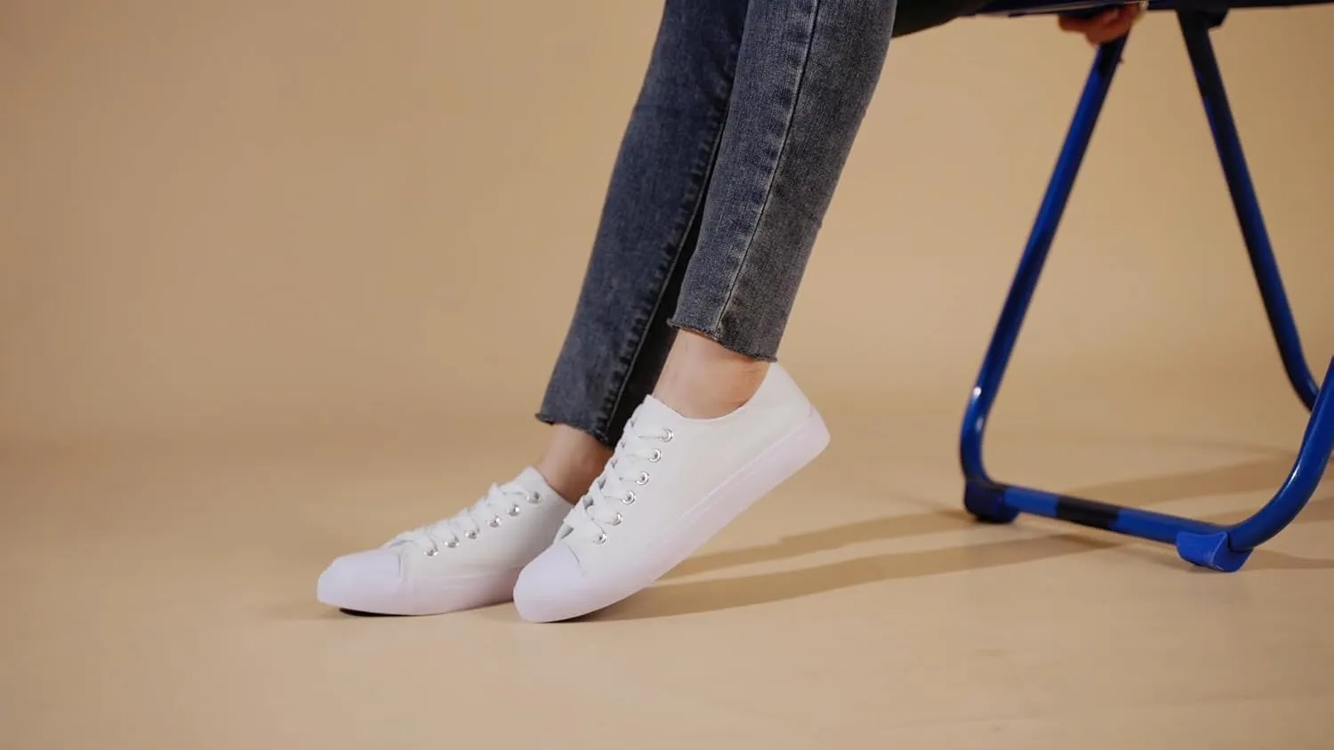 Canvas Shoes for Women Casual Low Top Sneakers Fashion Womens Tennis Shoes for Everyday Wear