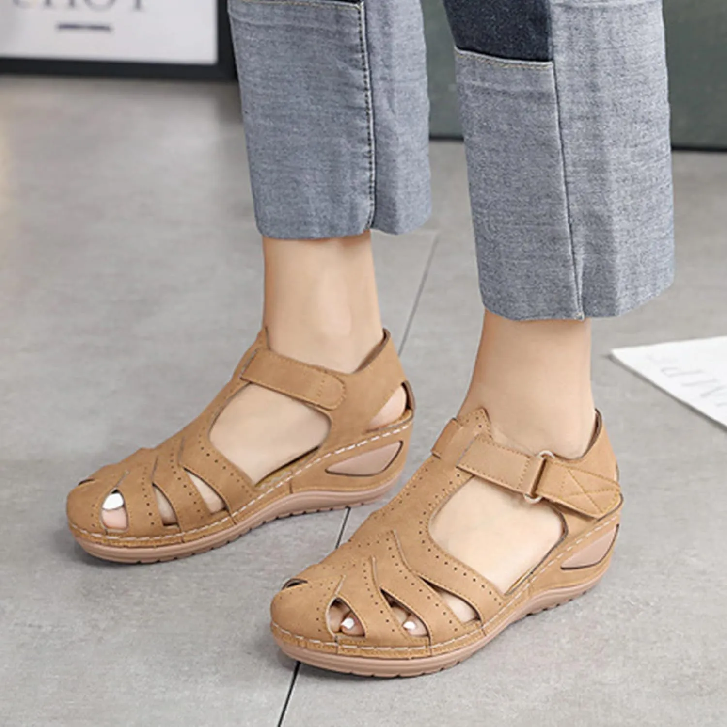 Dressy Flat Sandals for Women Criss Cross Flip Flops Anti-Slip Gladiator Solid Color Beach Falt Strappy Chic Lace Up Casual Vacation Open Toe Zipper Back Ankle Strap Walking Shoes Summer
