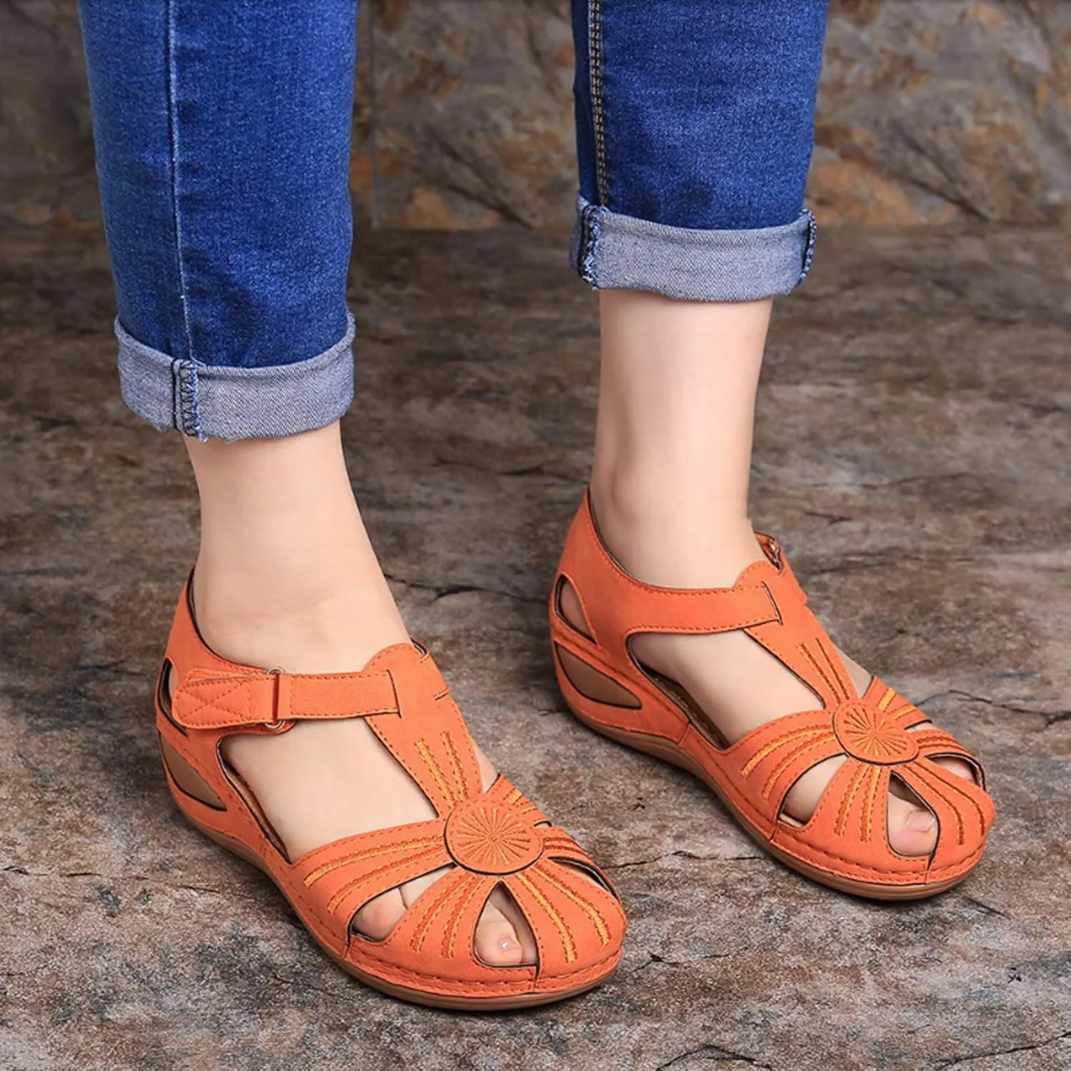 GUNIYIFS Womens Close Toed Sandals Flats Beach Wedge Sandals with Arch Support for Women Summer Casual Comfy Orthotic Shoes