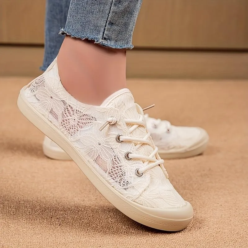 Large Size Women's Breathable mesh Sports Shoes are Lightweight and Comfortable for Outdoor Daily use