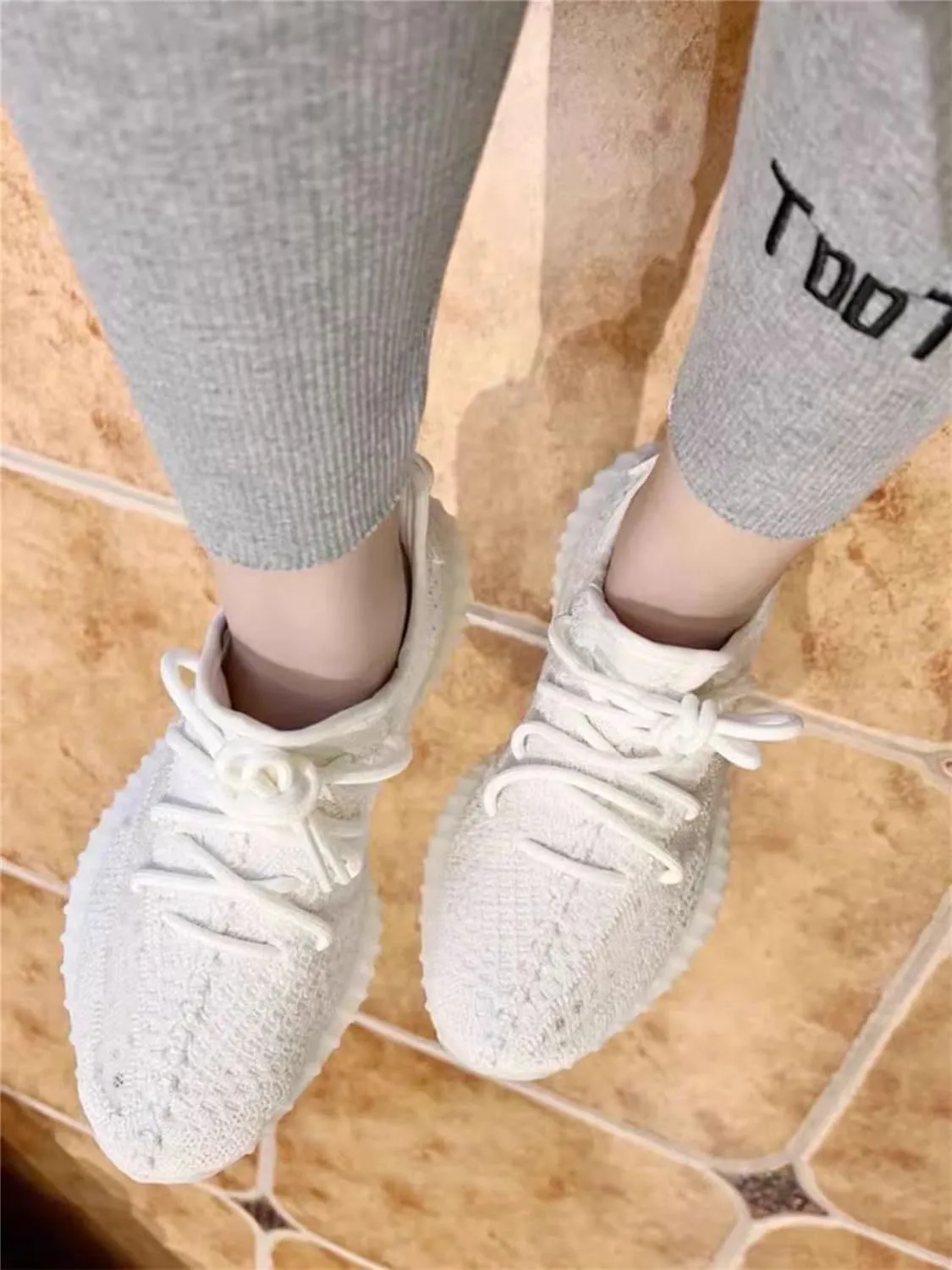 Unisex Fashion Trendy Sneakers for Men's Outdoor Running Shoes Women's Classic Indoor Non-Slip Casual Breathable Walking 350 Track Field Shoes