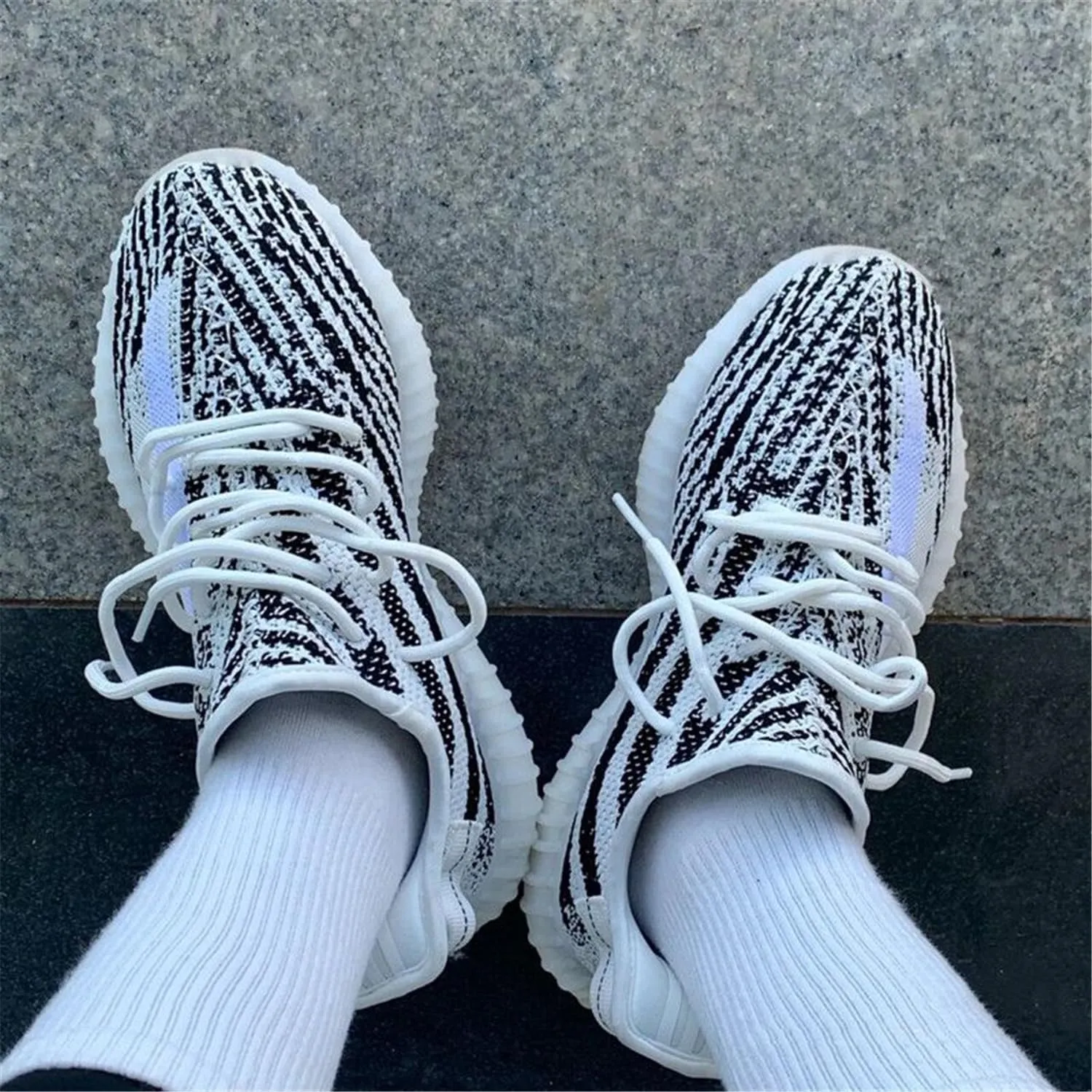 Unisex Fashion Trendy Sneakers for Men's Outdoor Running Shoes Women's Classic Indoor Non-Slip Casual Breathable Walking 350 Track Field Shoes