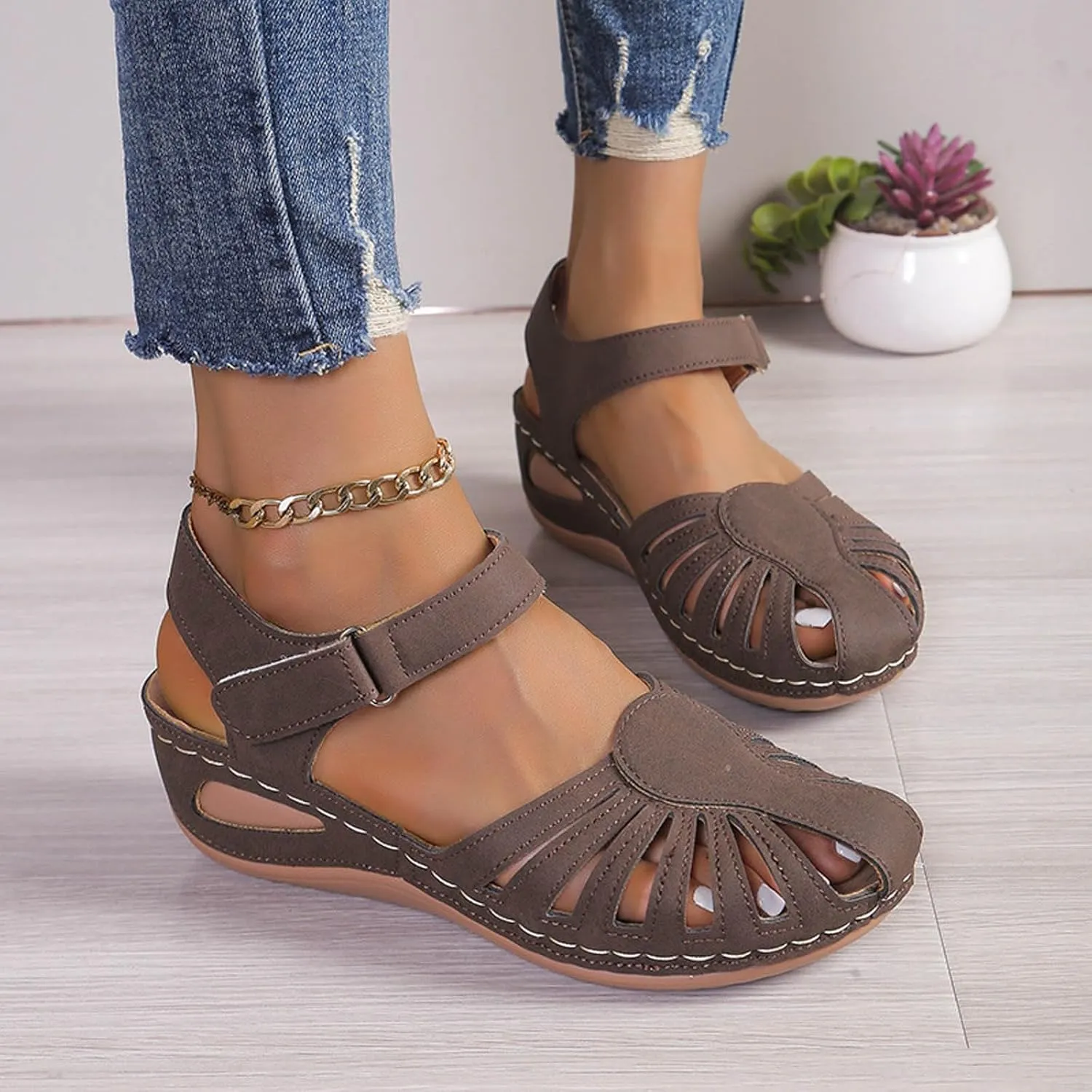 Wedge Sandals For Women 2025 Summer Closed Toe Solid Color Ankle Strap Platform Wedge Shoes Stylish Breathable Casual Low Wedges Walking Strappy Slip on Sandals