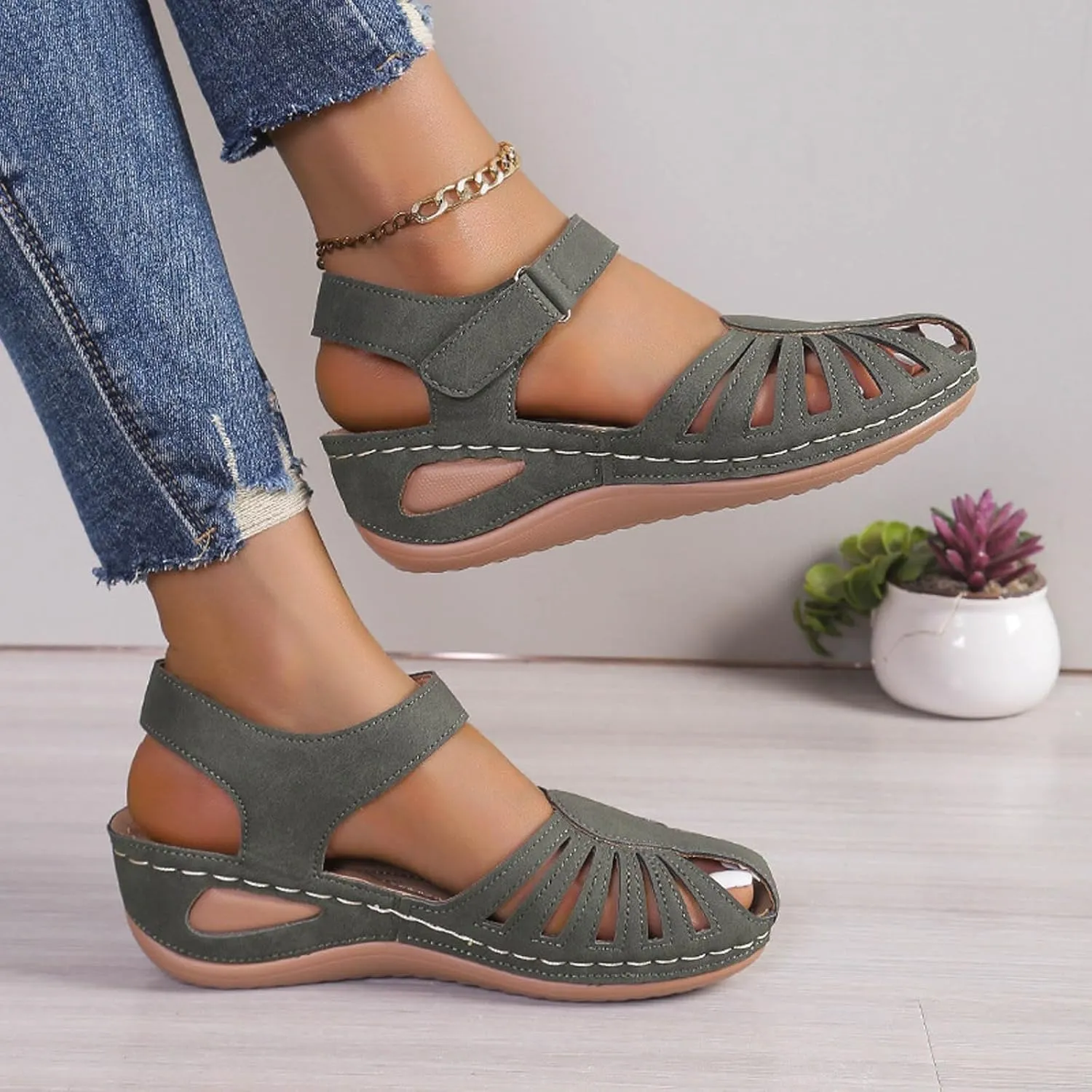 Wedge Sandals For Women 2025 Summer Closed Toe Solid Color Ankle Strap Platform Wedge Shoes Stylish Breathable Casual Low Wedges Walking Strappy Slip on Sandals