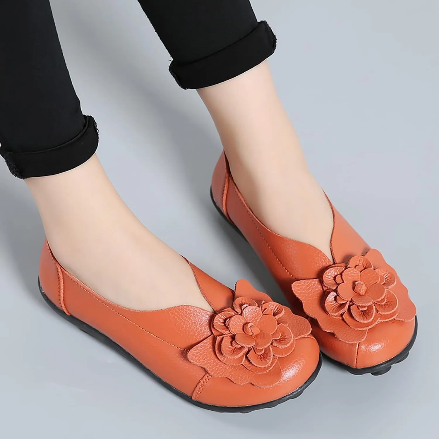 Womens Casual Loafers Shoes Round Toe Lightweight Soft Flat Moccasins Shoes Dressy Leather Slip On Comfortable Walking Loafer