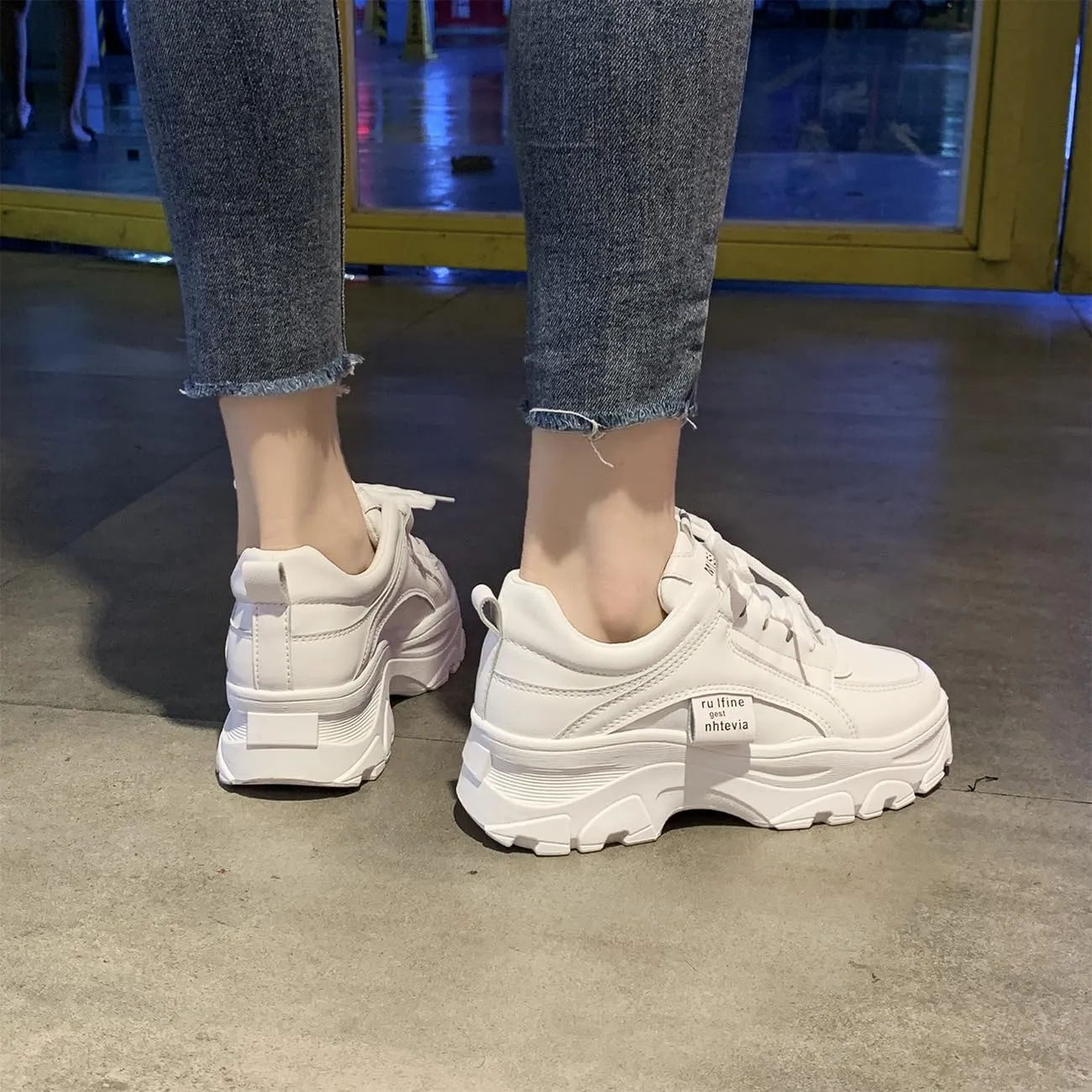Women's Chunky White Leather Sneakers Fashion Lace-Up Walking Shoes for Women, Comfortable Everyday Casual Gym Shoes